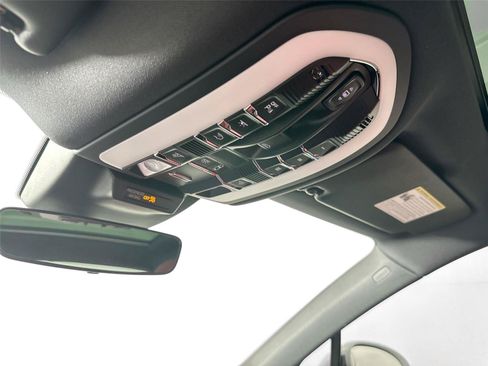 Certified 2026 Porsche Macan S AWD/4WD image 25