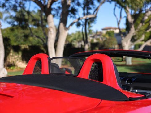 Used 2019 Porsche 718 Boxster S RWD image 9