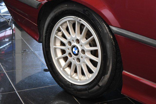 Used 1996 BMW 318i Convertible RWD image 32