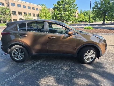 Used 2017 Kia Sportage LX AWD/4WD image 4