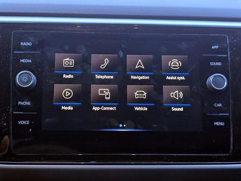 Certified 2022 Volkswagen Atlas Cross Sport SE w/ Panoramic Sunroof Package image 16