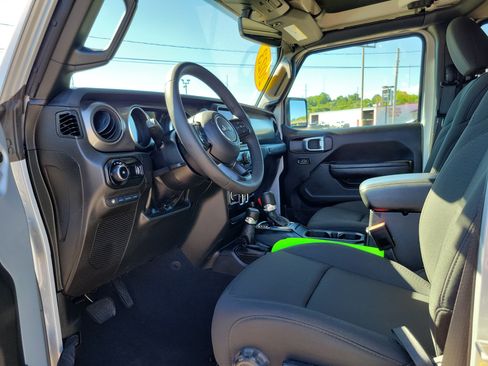 Used 2023 Jeep Wrangler Unlimited w/ 8.4" Radio Group AWD/4WD image 7