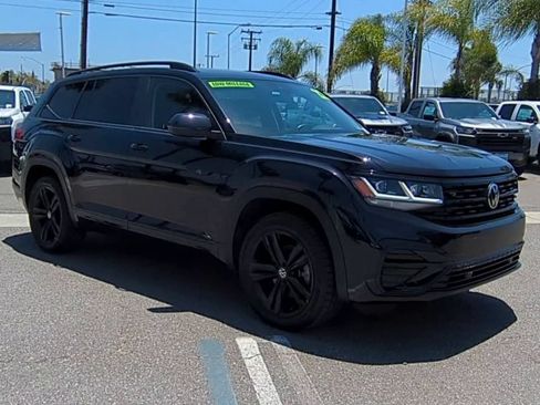 Used 2022 Volkswagen Atlas SEL R-Line AWD/4WD image 2