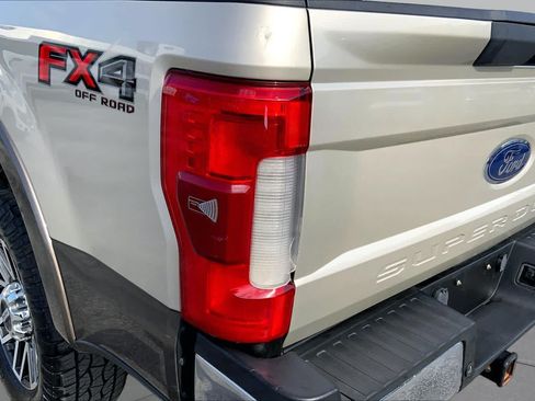 Used 2017 Ford F250 Lariat w/ Lariat Ultimate Package AWD/4WD image 25