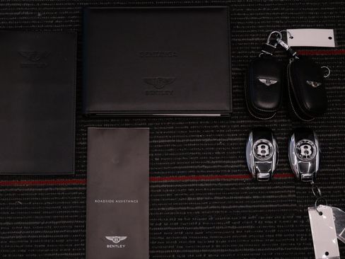 Used 2017 Bentley Bentayga AWD/4WD image 21