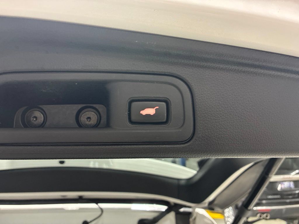 Used 2022 Honda Pilot TrailSport image 16