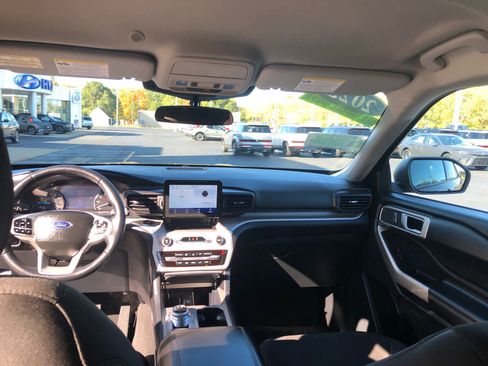 Used 2023 Ford Explorer XLT w/ Class IV Trailer Tow Package image 19