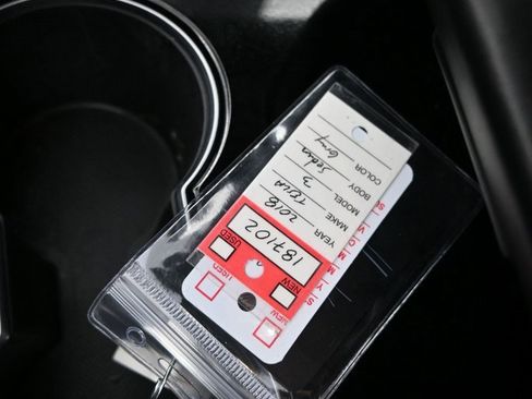 Used 2018 Tesla Model 3 Performance image 24