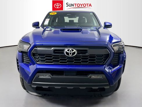 Used 2024 Toyota Tacoma TRD Sport AWD/4WD image 10