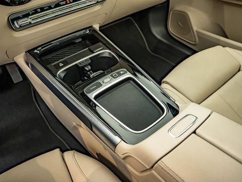 Certified 2026 Mercedes-Benz GLB 250 4MATIC image 29
