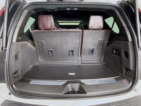 Used 2023 Cadillac Escalade Premium Luxury Platinum AWD/4WD image 28