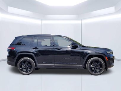Used 2023 Jeep Grand Cherokee Altitude