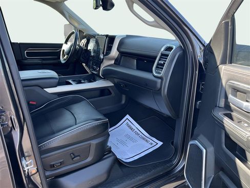 Used 2024 RAM 3500 Laramie image 32