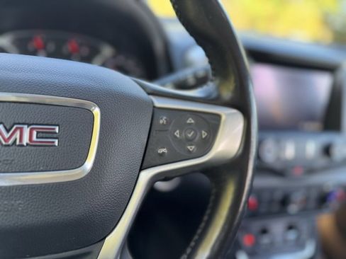 Used 2021 GMC Terrain SLT image 25