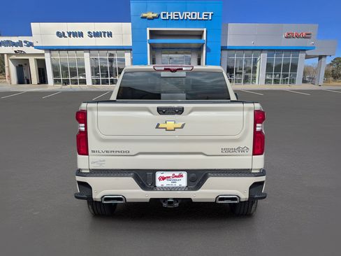 Used 2026 Chevrolet Silverado 1500 High Country AWD/4WD image 9