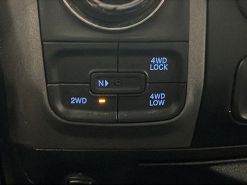 Used 2017 RAM 1500 Express w/ Express Value Package AWD/4WD image 24
