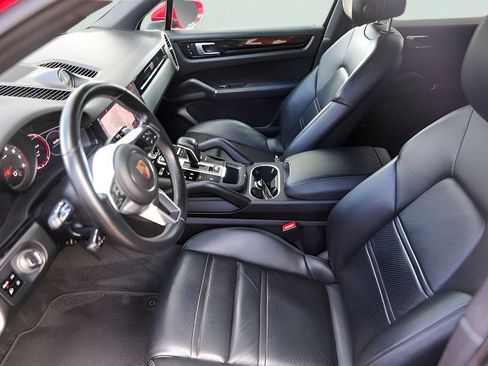 Used 2021 Porsche Cayenne AWD/4WD image 9