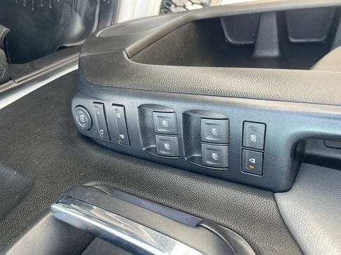 Used 2019 Chevrolet Silverado 2500 W/T w/ Snow Plow Prep Package AWD/4WD image 23