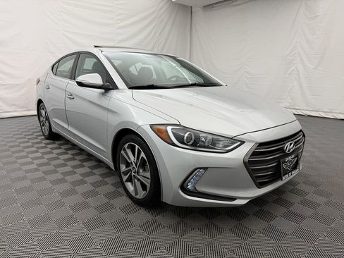 Used 2017 Hyundai Elantra Limited w/ Limited Tech Package 04 image 3
