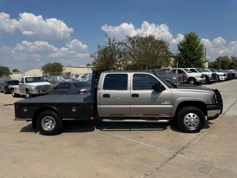 Used 2007 Chevrolet Silverado 3500 LT w/ Heavy-Duty Power Package image 4