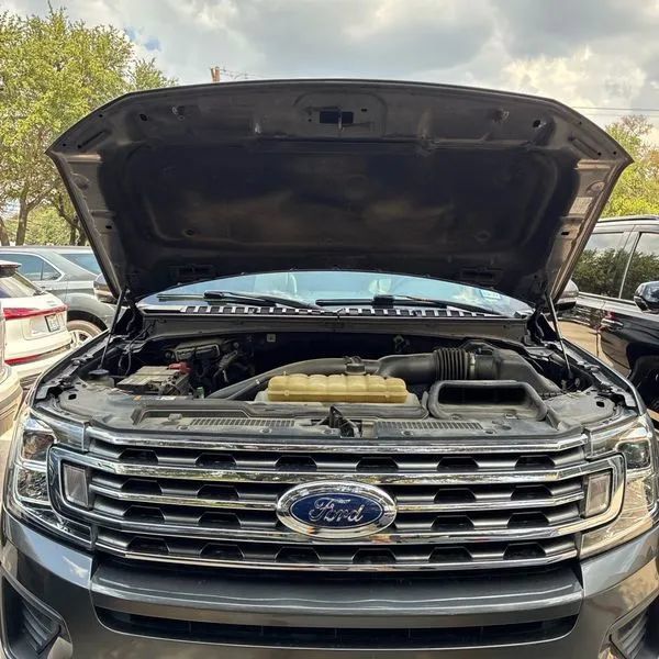 Used 2019 Ford Expedition XLT w/ Equipment Group 202A AWD/4WD image 30