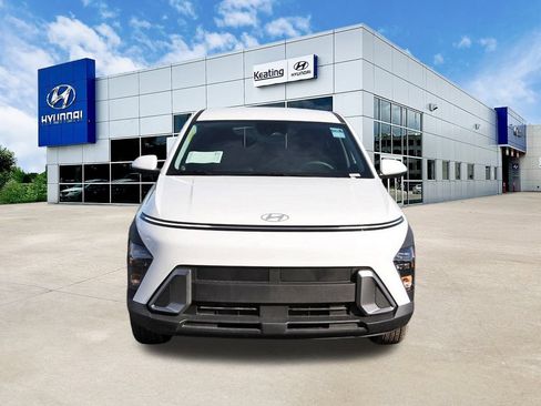 Used 2026 Hyundai Kona SE FWD image 2