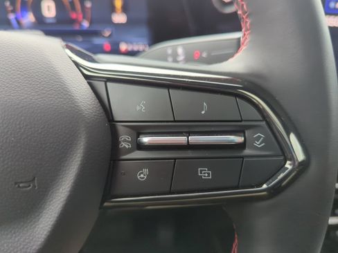 Used 2025 Chevrolet Traverse RS AWD/4WD image 34