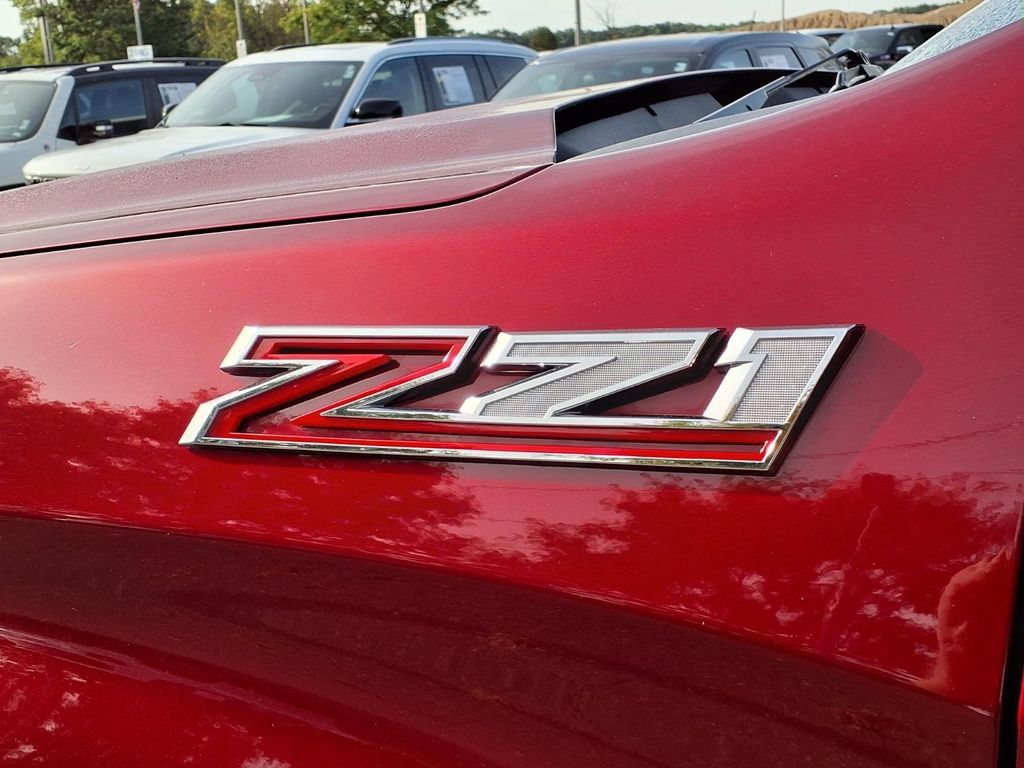 Used 2022 Chevrolet Silverado 1500 LT AWD/4WD image 9