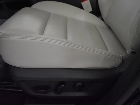 Certified 2025 Nissan Rogue SL AWD/4WD image 12