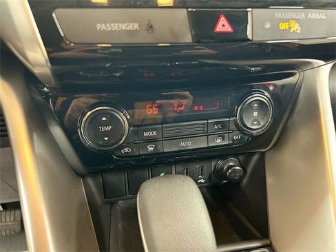 Used 2020 Mitsubishi Eclipse Cross LE image 16