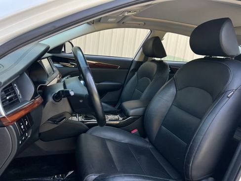 Used 2017 Kia Cadenza Premium w/ Luxury Package image 15