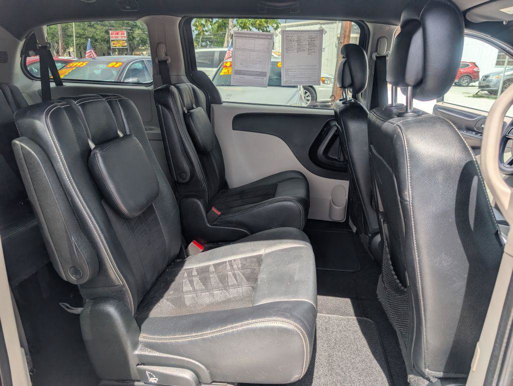 Used 2017 Dodge Grand Caravan SXT FWD image 14