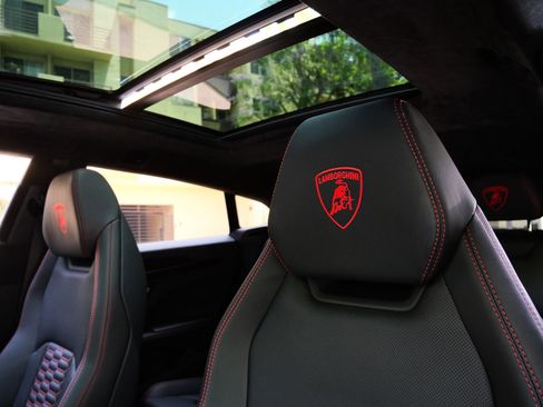 Used 2023 Lamborghini Urus S AWD/4WD image 25