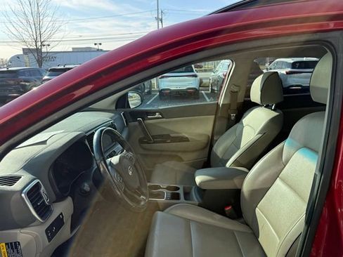 Used 2019 Kia Sportage EX w/ EX Premium Package image 12