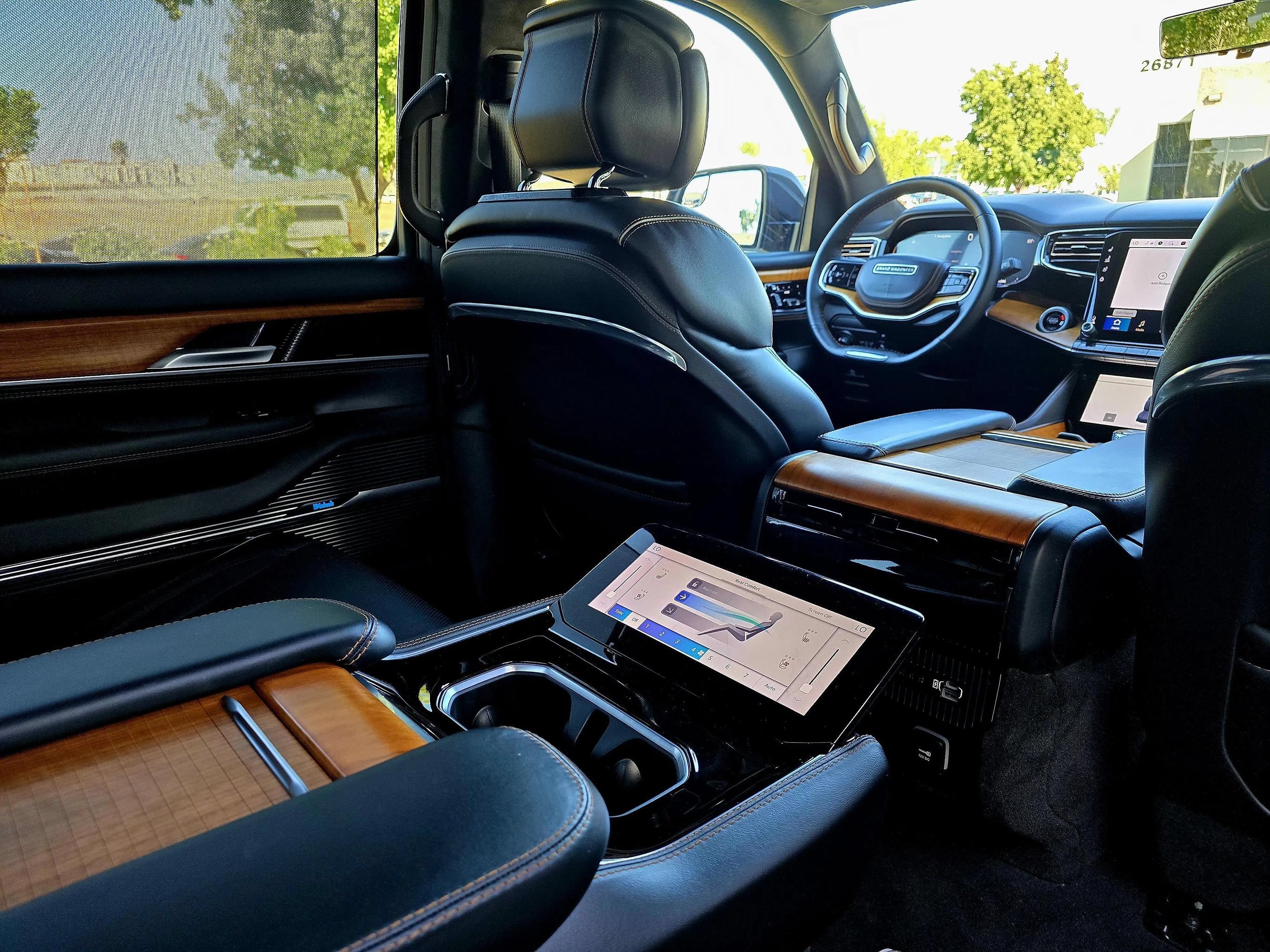 Used 2024 Jeep Grand Wagoneer L Series III AWD/4WD image 48