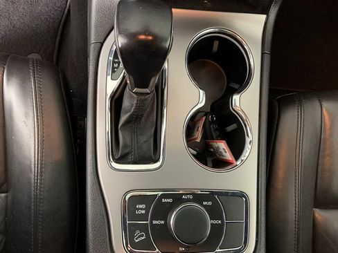 Used 2021 Jeep Grand Cherokee Limited AWD/4WD image 15