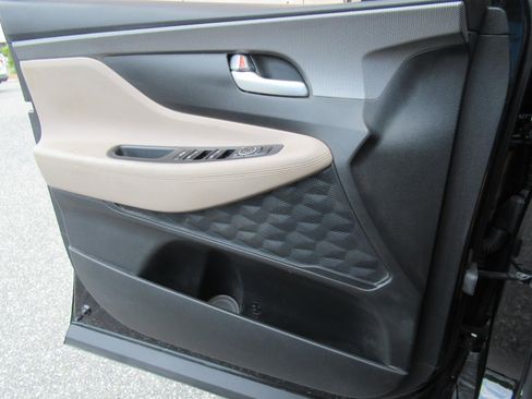 Used 2019 Hyundai Santa Fe SE FWD image 18