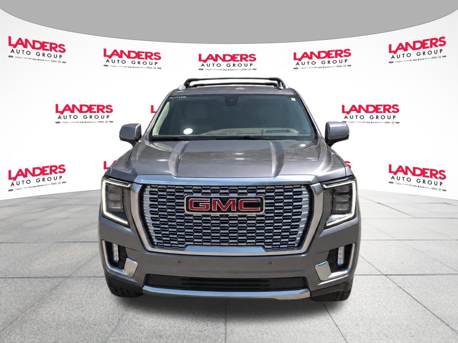 Used 2021 GMC Yukon Denali w/ Denali Premium Package AWD/4WD image 2