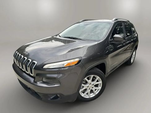 Used 2016 Jeep Cherokee Latitude w/ Safety/Convenience Group FWD image 11