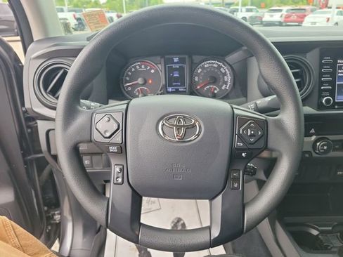 Used 2020 Toyota Tacoma SR AWD/4WD image 14