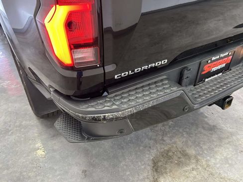 Used 2025 Chevrolet Colorado Z71 AWD/4WD image 10