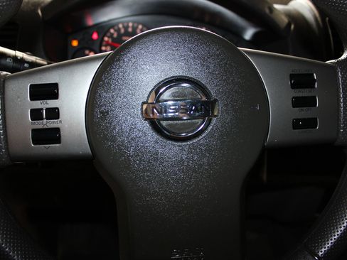 Used 2006 Nissan Xterra Off-Road RWD image 16