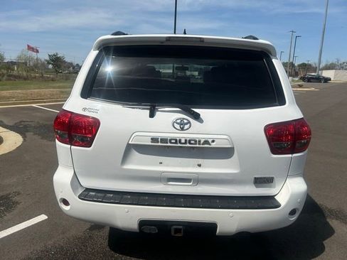 Used 2016 Toyota Sequoia SR5 w/ Premium Package image 7