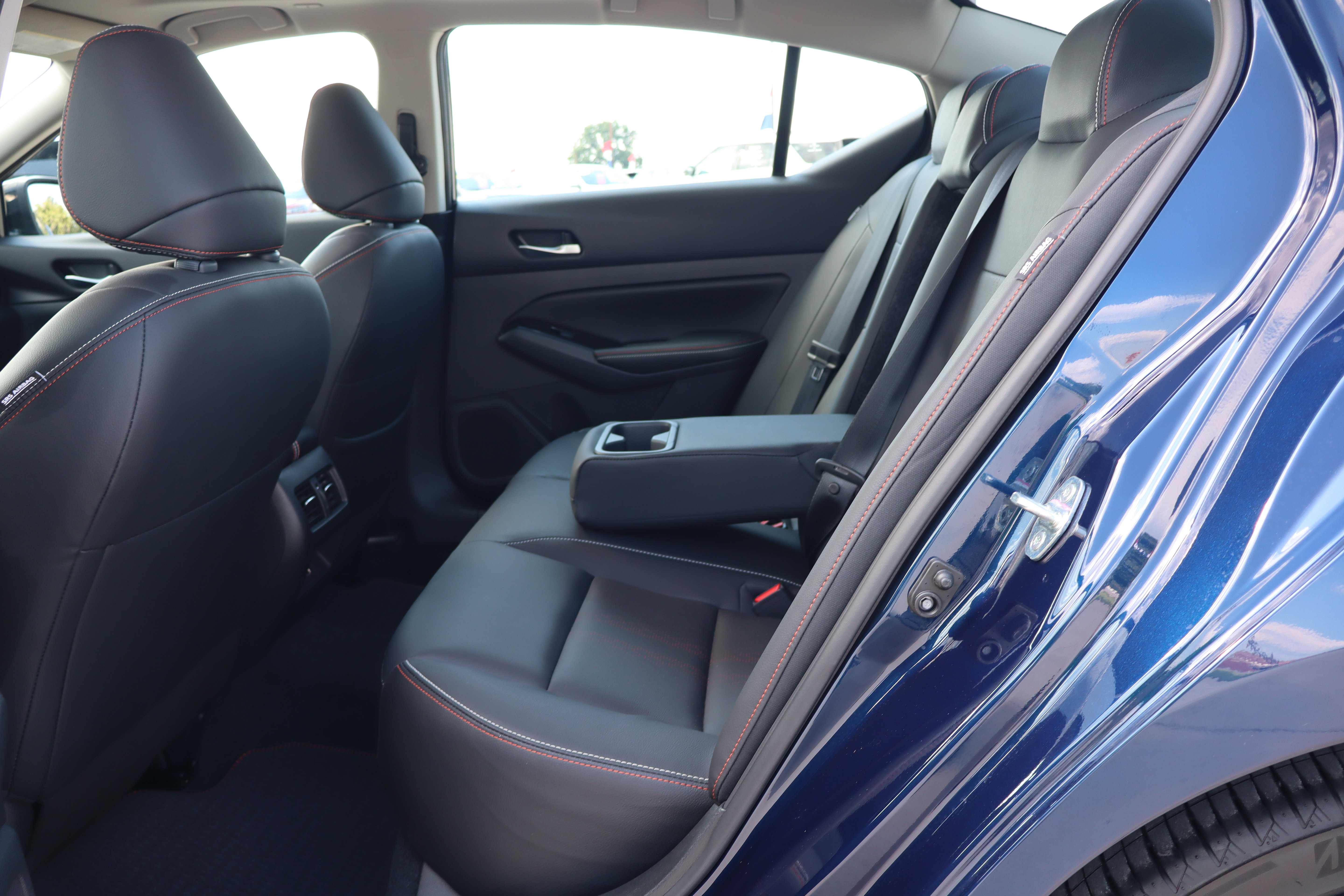 Used 2023 Nissan Altima 2.0 SR FWD image 10