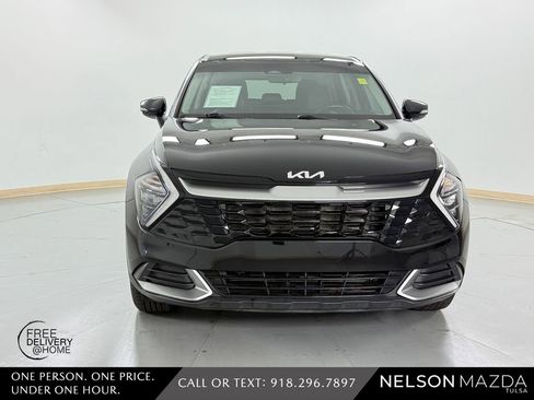 Used 2023 Kia Sportage EX FWD image 2