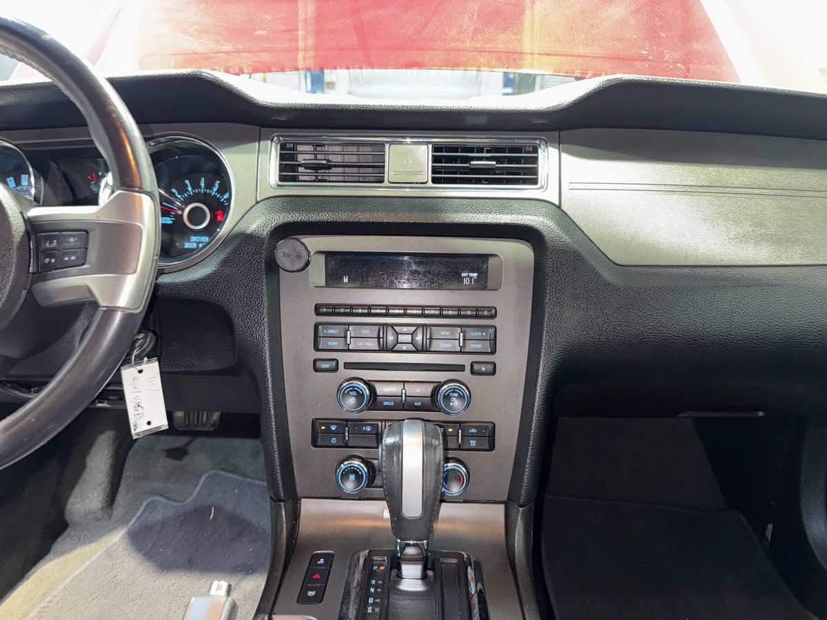 Used 2013 Ford Mustang Coupe RWD image 18