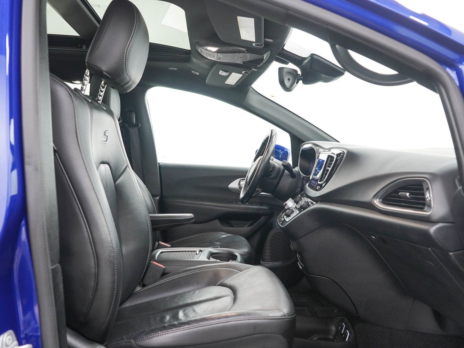 Used 2019 Chrysler Pacifica Touring-L Plus w/ Advanced Safetytec Group FWD image 13
