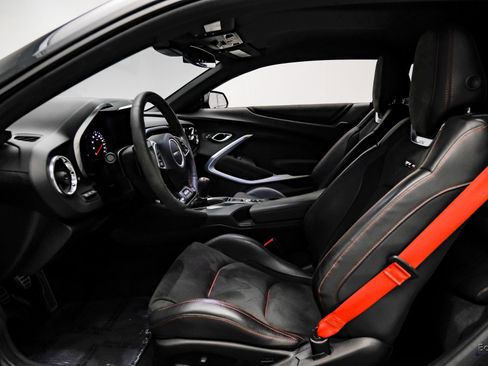 Used 2018 Chevrolet Camaro ZL1 RWD image 33