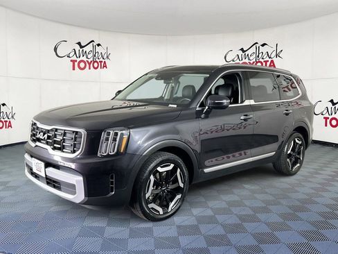 Used 2025 Kia Telluride S FWD image 2