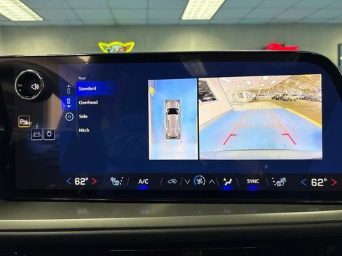 New 2026 Chevrolet Traverse LT FWD image 38